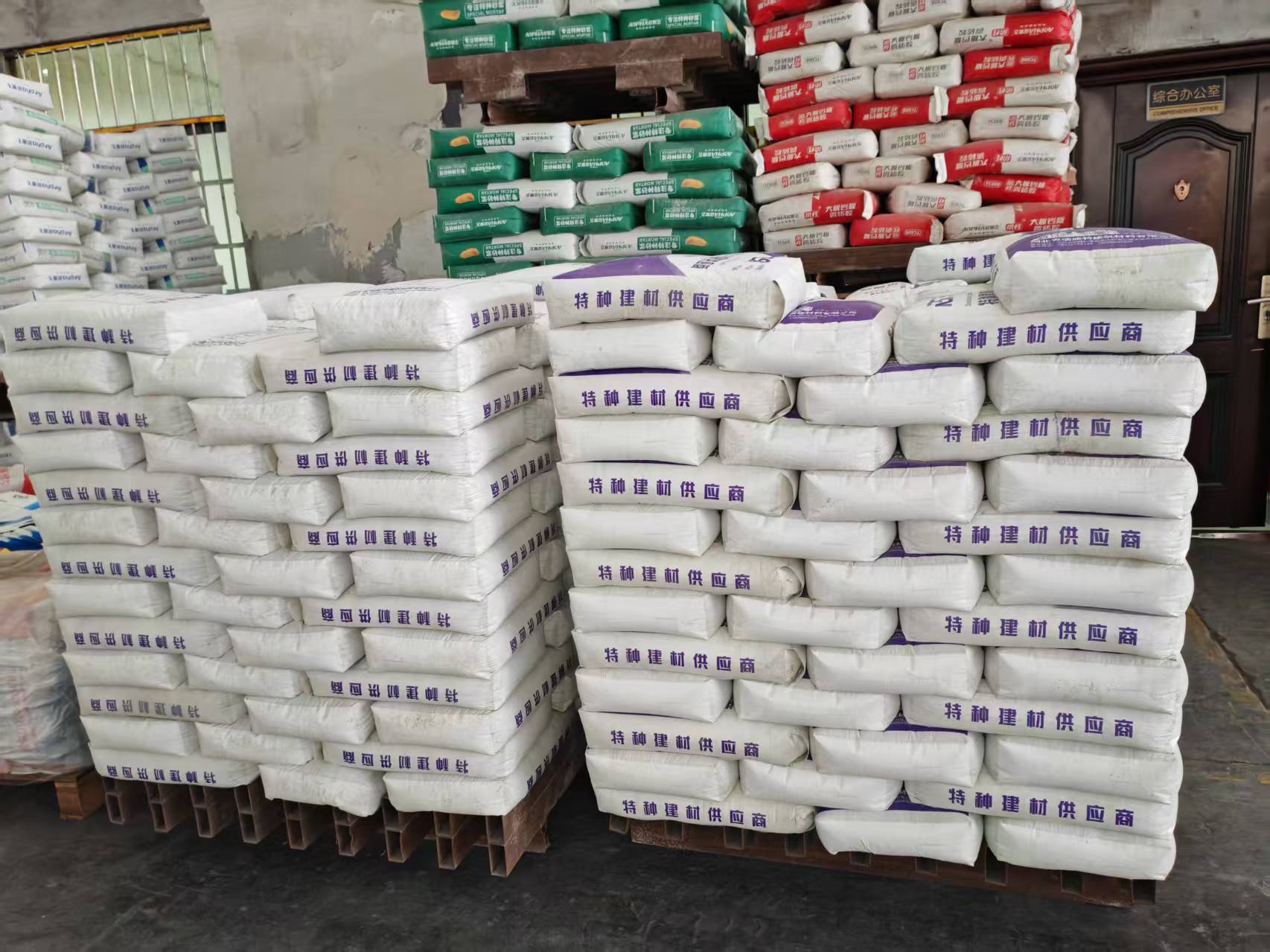 运粮湖管理区拱顶带模注浆料